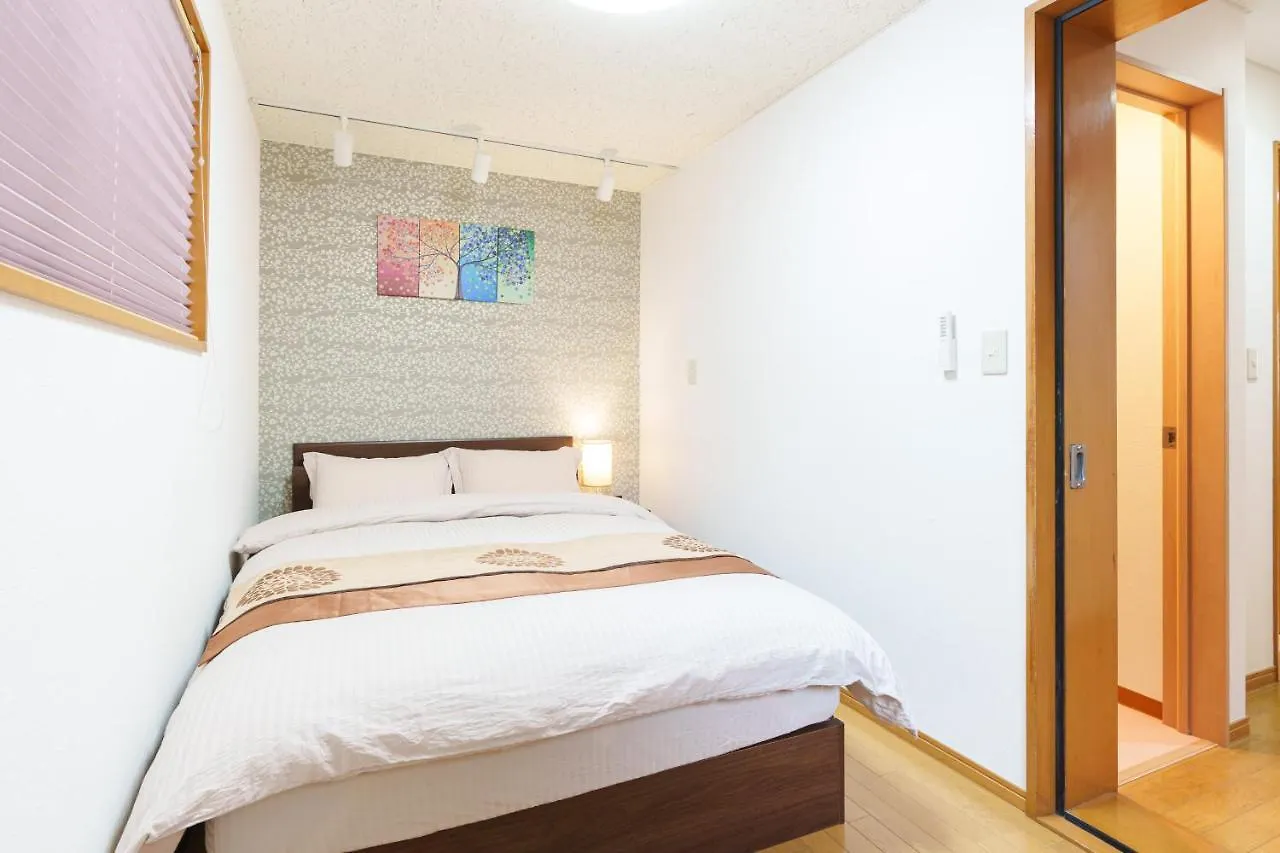Luxury Guest House In Tokyo Shinjuku 0*,  Япония